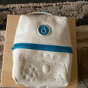 DōTERRA Kids Collection 7 essential oils with clips, flashcards & Zip up pouch